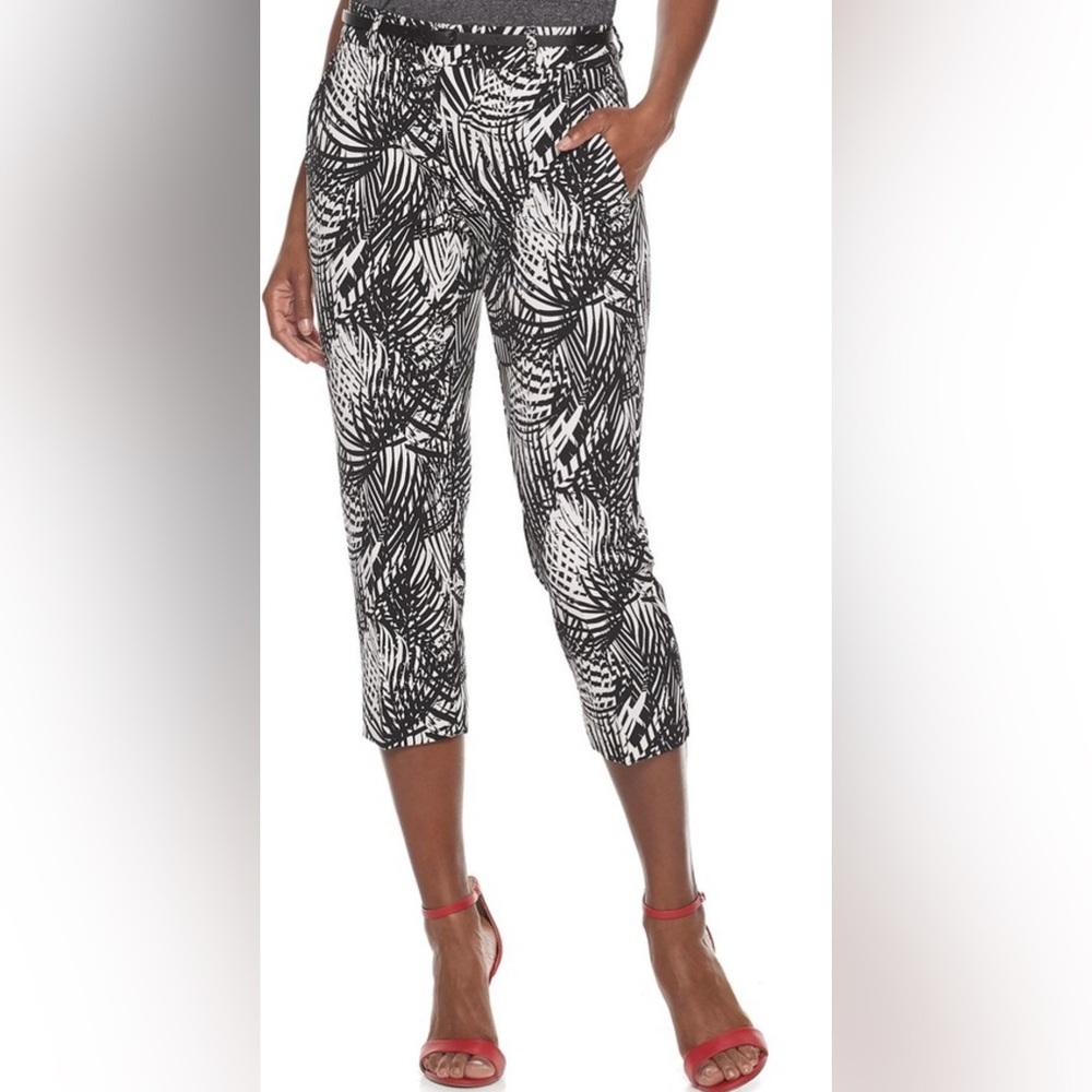 Black & White Printed Crop Pants - Modern Comfort